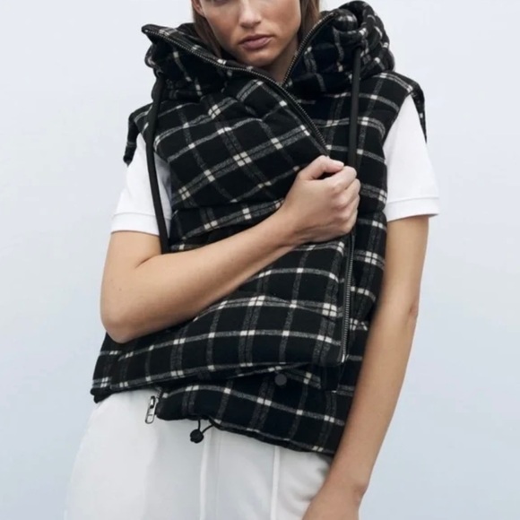 Zara Jackets & Blazers - ZARA Plaid Quilted Puffer Vest